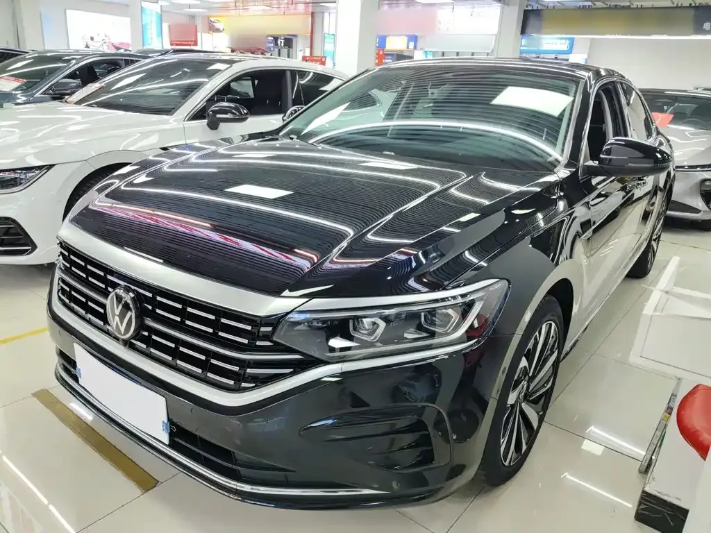 Volkswagen Passat — фото 1