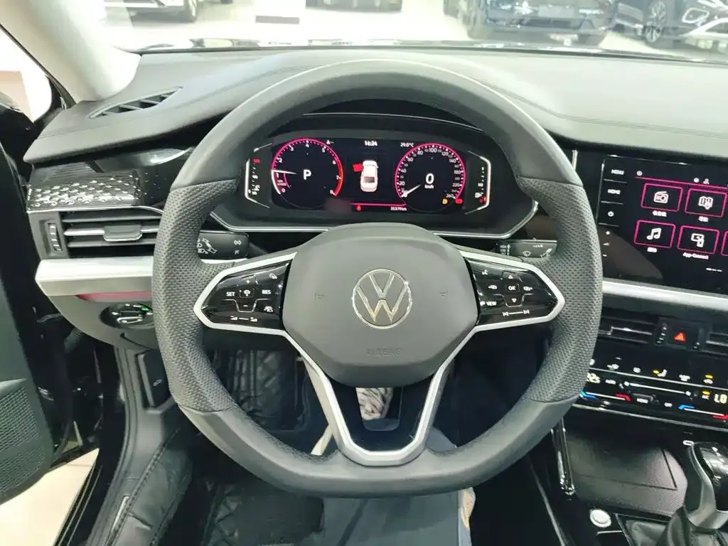 Volkswagen Passat — фото 8