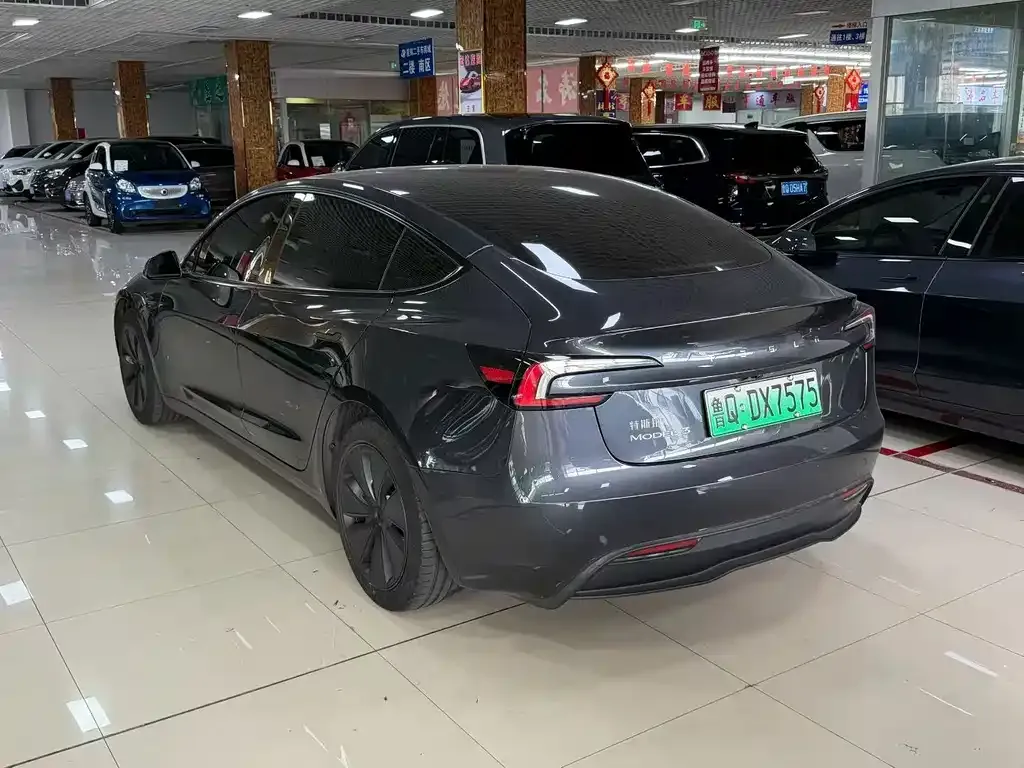 Tesla Model 3 — фото 5