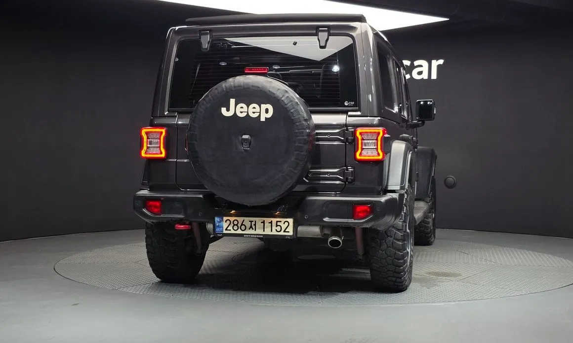 Jeep Wrangler — фото 9