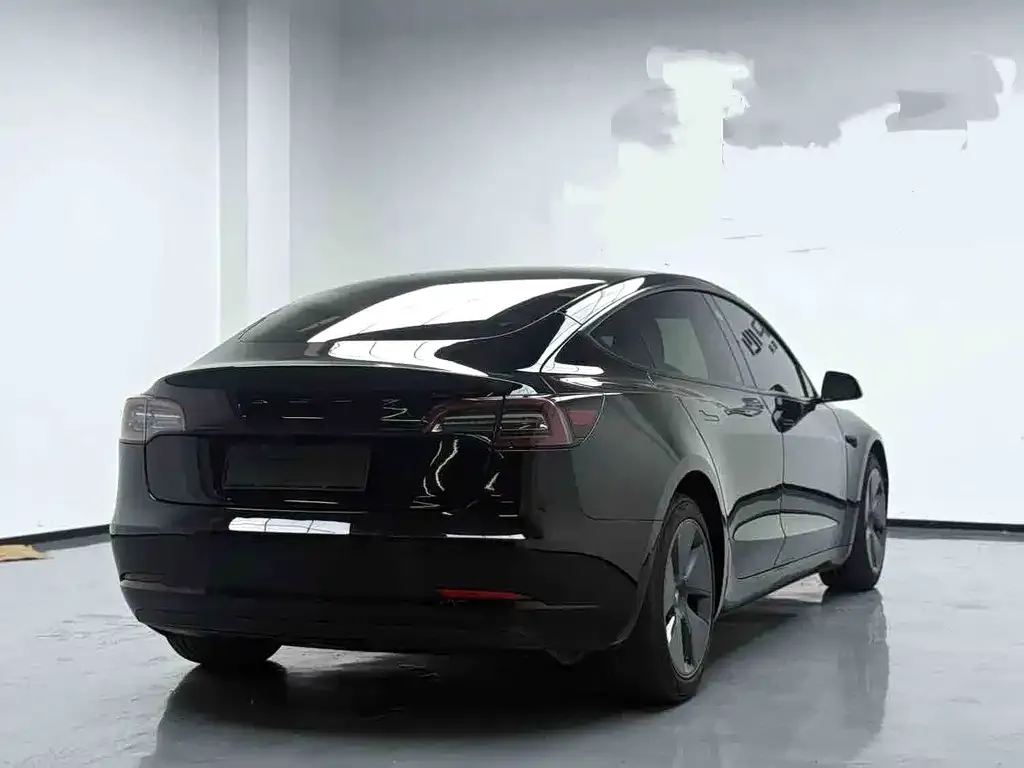 Tesla Model 3 — фото 6