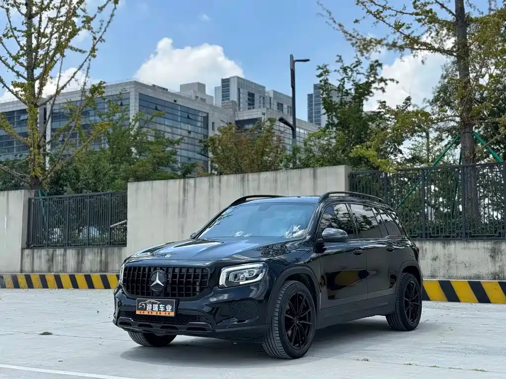 Mercedes-Benz GLB — фото 1