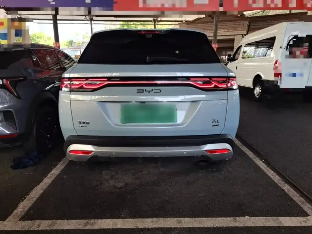 BYD L DM-i — фото 6