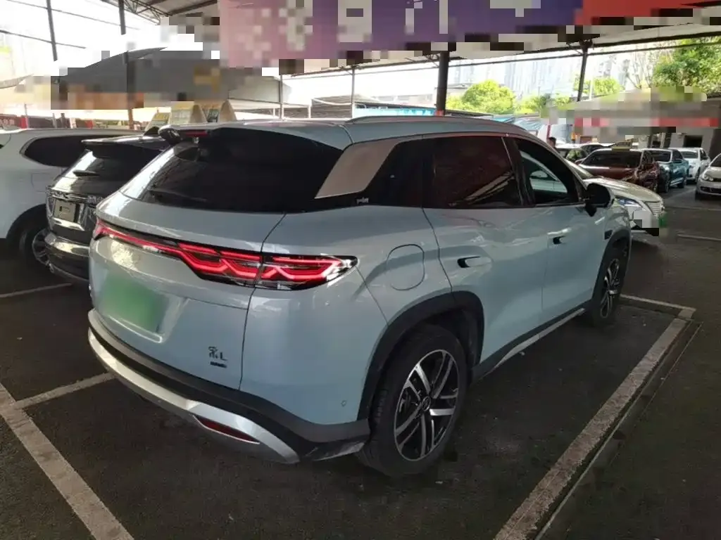 BYD L DM-i — фото 8