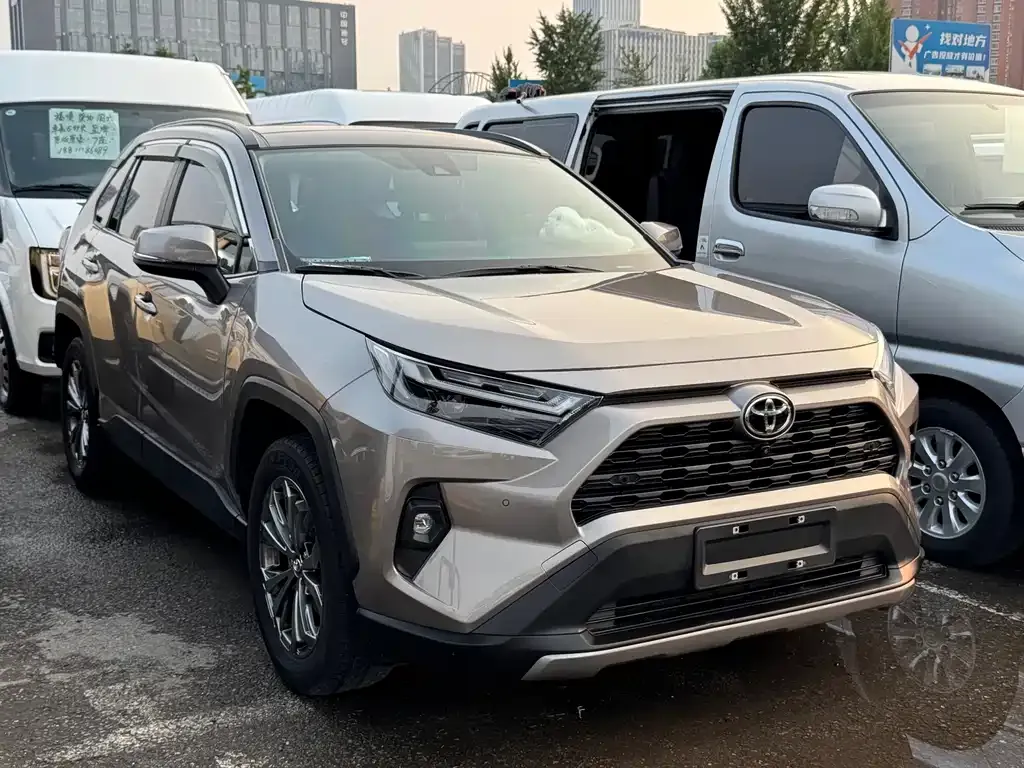 Toyota RAV4 — фото 6
