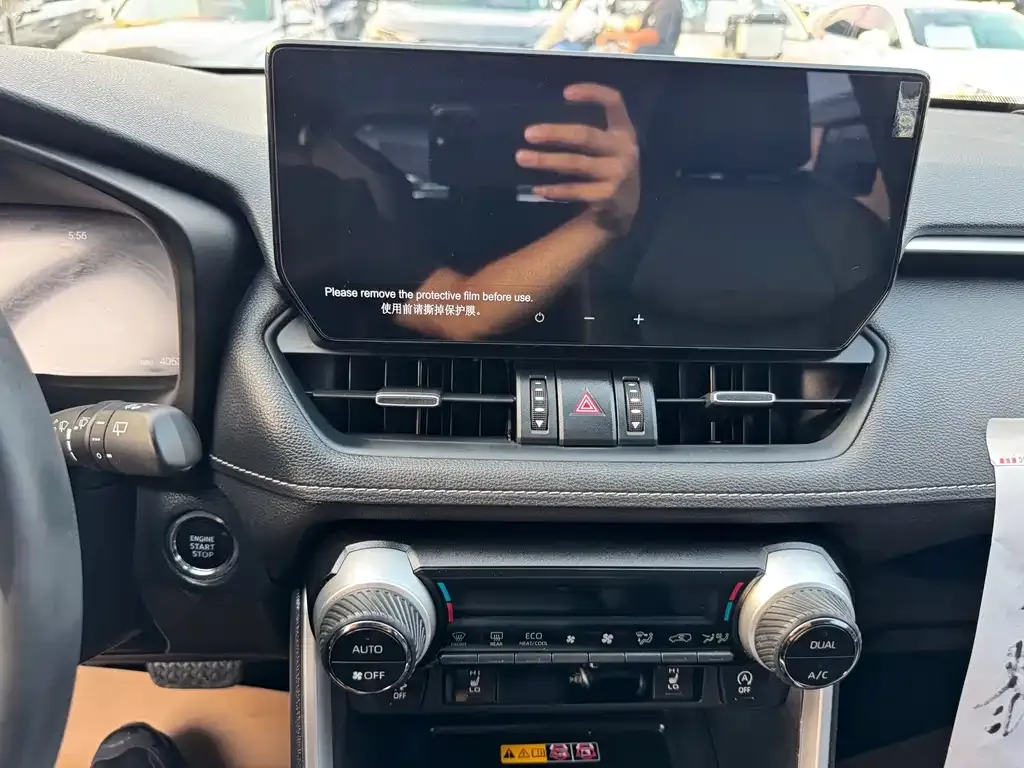 Toyota RAV4 — фото 10