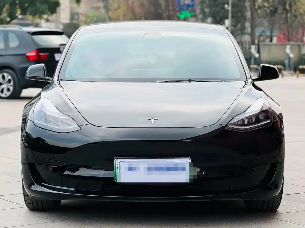 Tesla Model 3 — фото 7