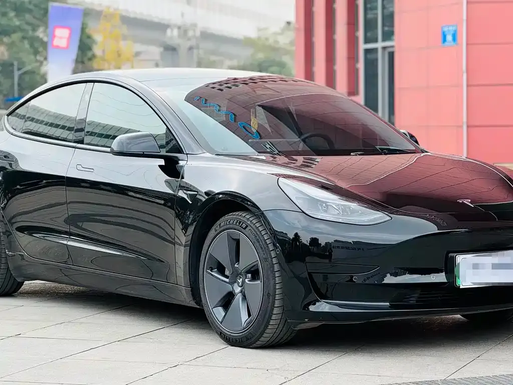 Tesla Model 3 — фото 5