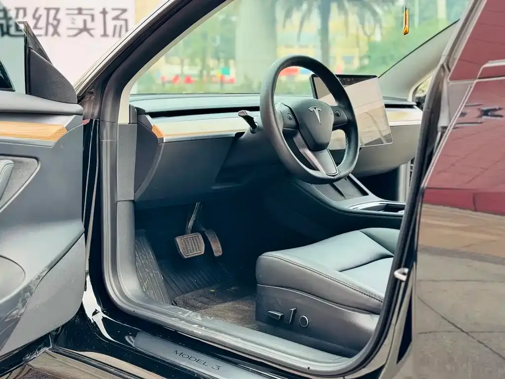 Tesla Model 3 — фото 8