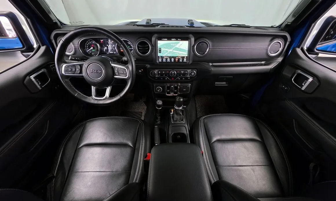 Jeep Wrangler — фото 7