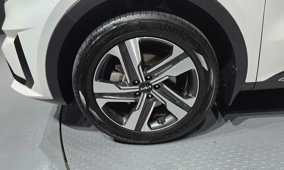 Kia Sorento — фото 6