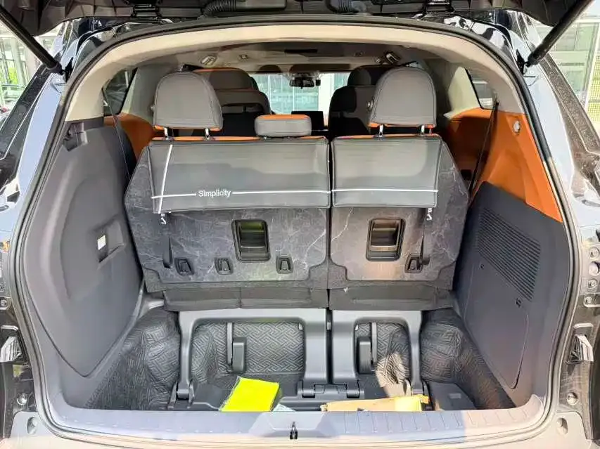 Toyota Sienna — фото 4