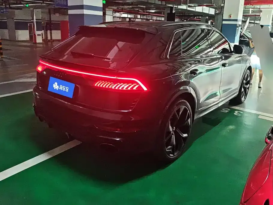 Audi RS Q8 — фото 4