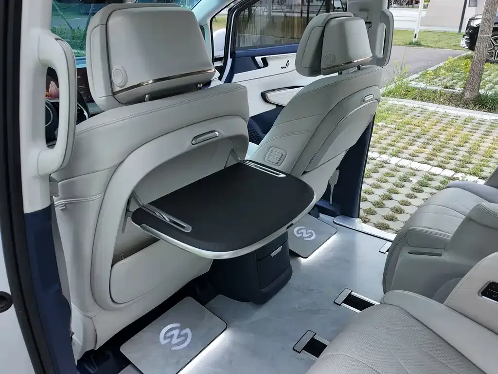 Buick GL8 Hybrid — фото 3