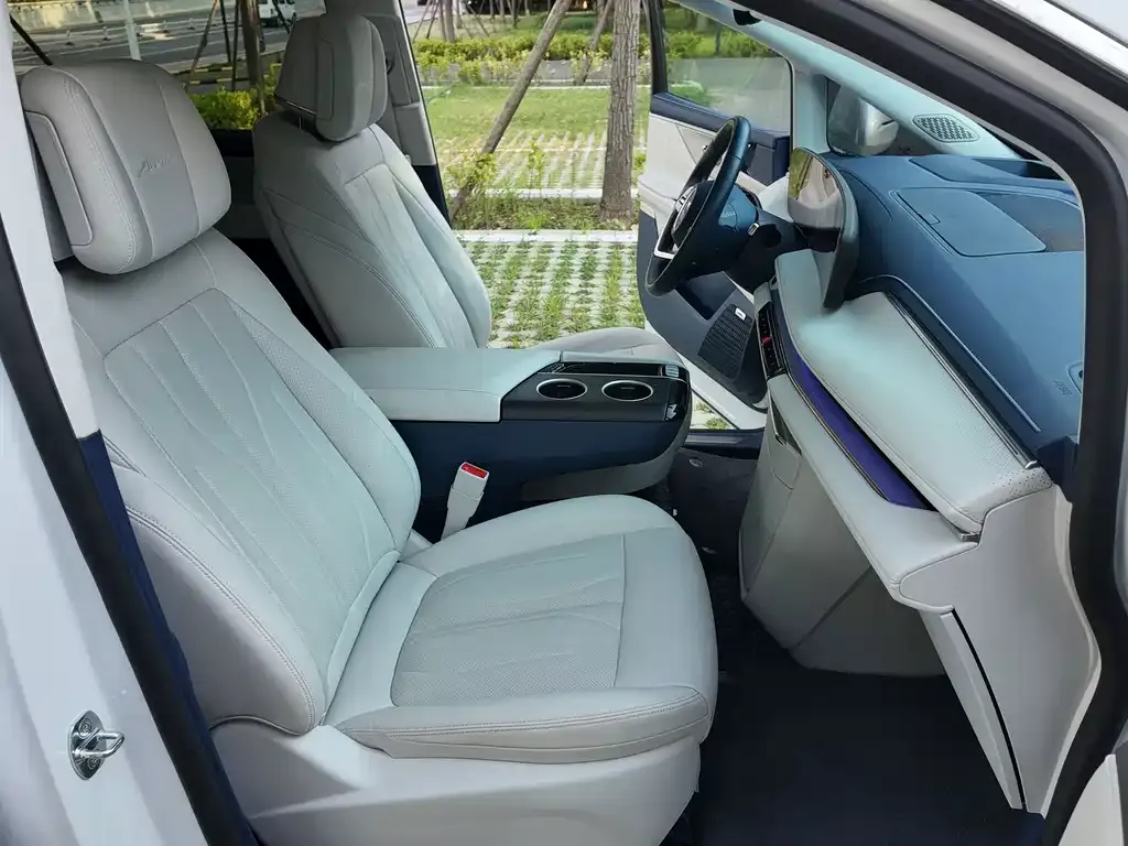 Buick GL8 Hybrid — фото 6