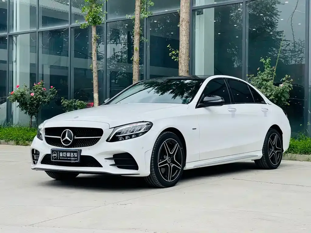 Mercedes-Benz C-Class — фото 1