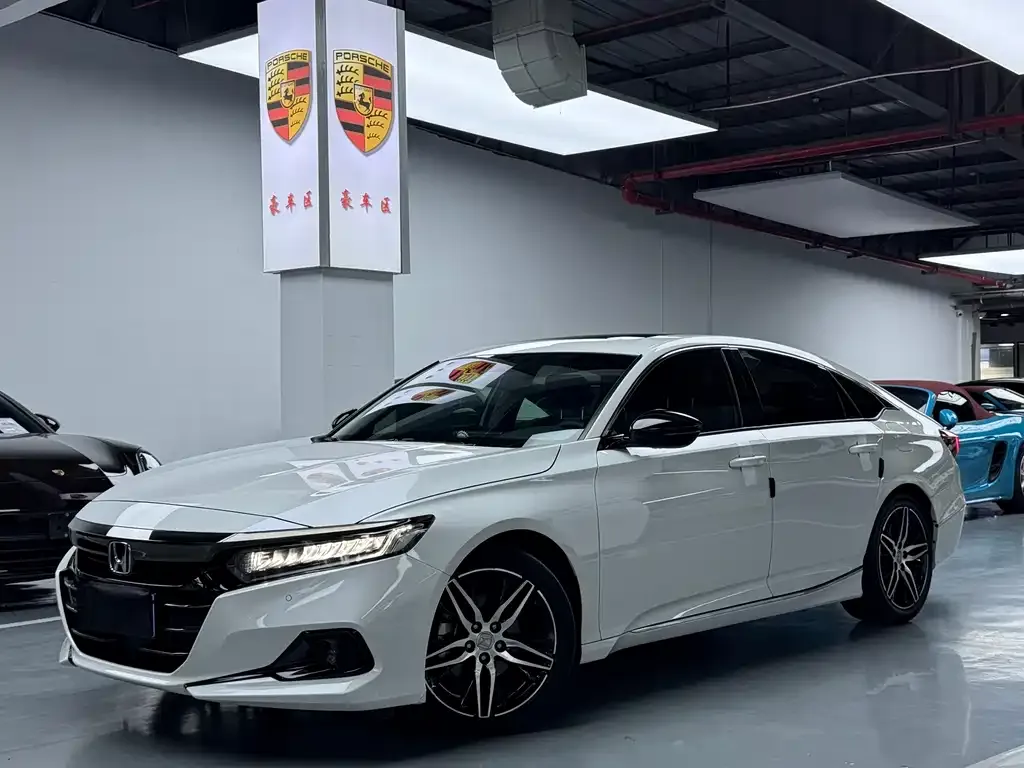 Honda Accord — фото 1