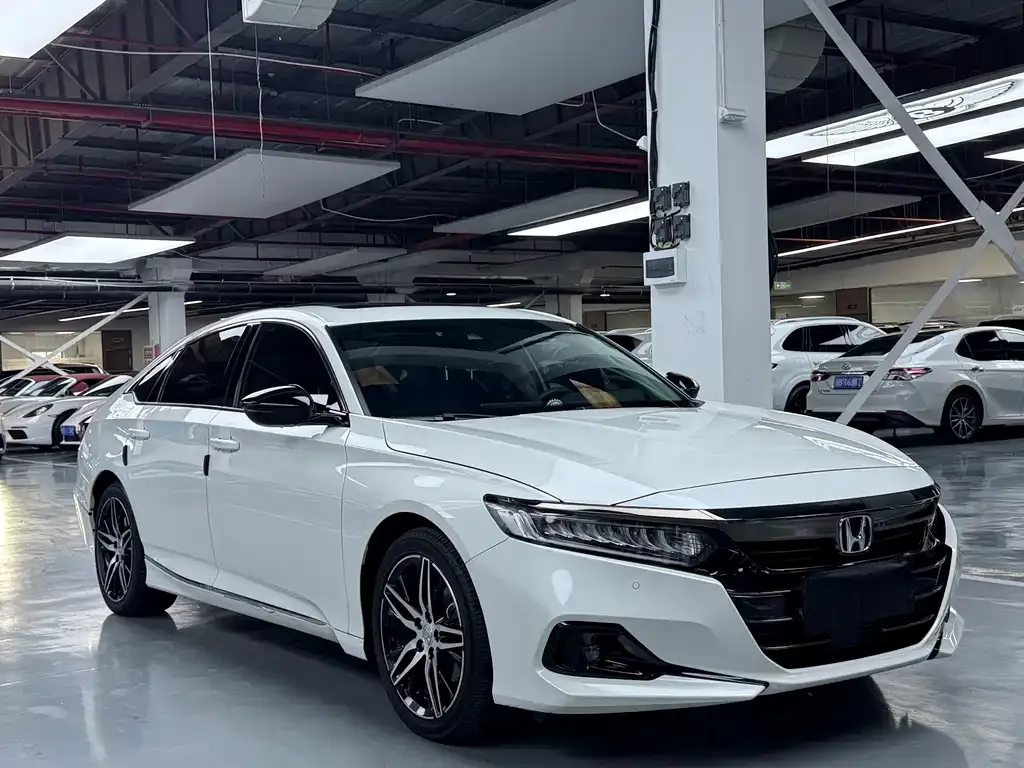 Honda Accord — фото 10