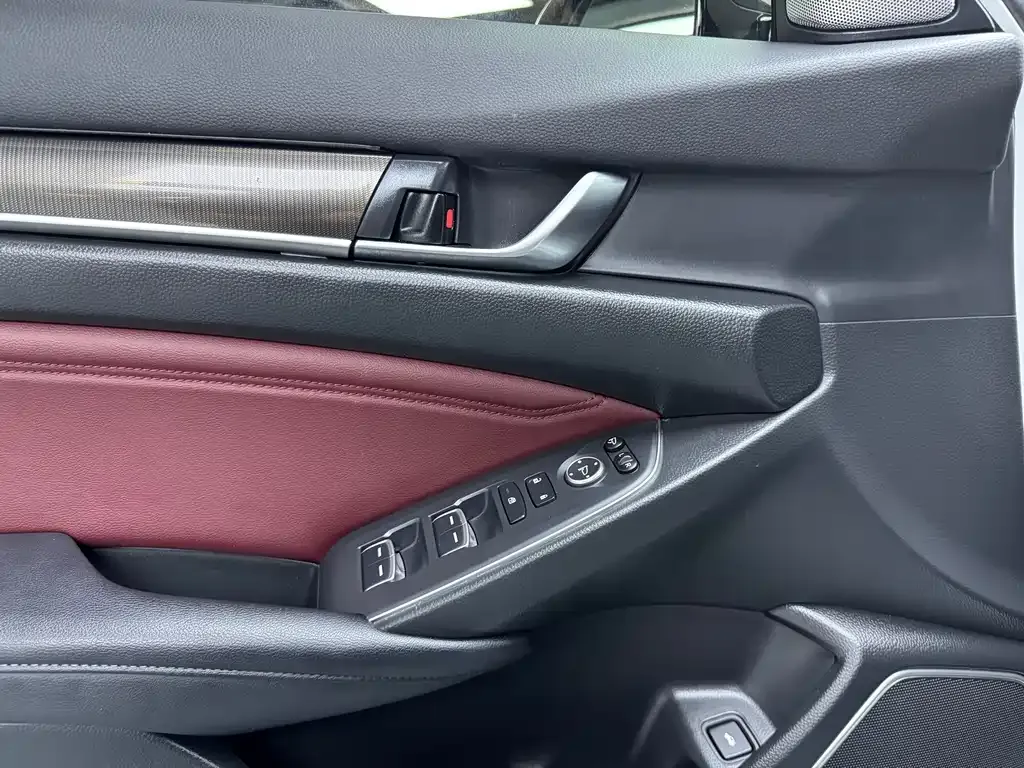 Honda Accord — фото 7