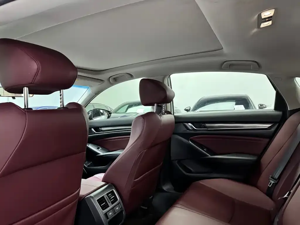 Honda Accord — фото 2