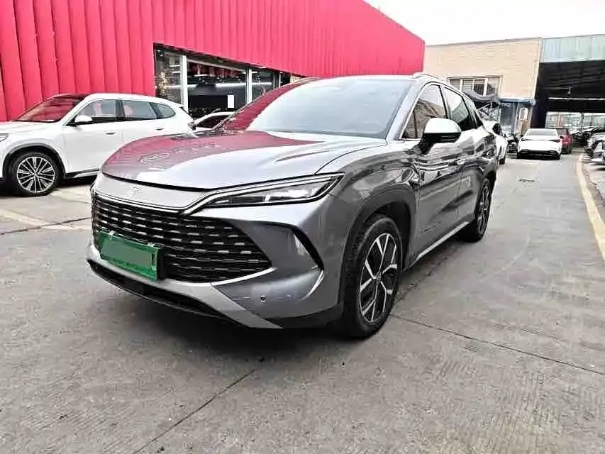 BYD L DM-i — фото 1