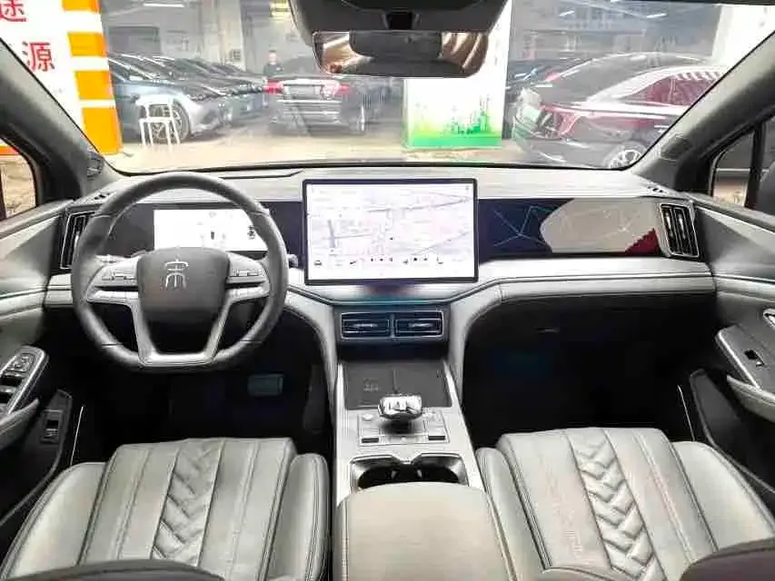 BYD L DM-i — фото 4