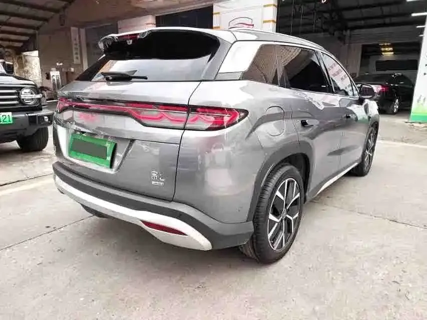 BYD L DM-i — фото 3