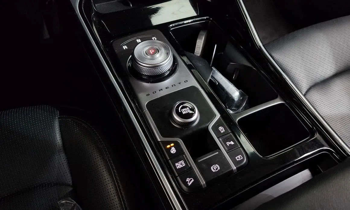 Kia Sorento — фото 10