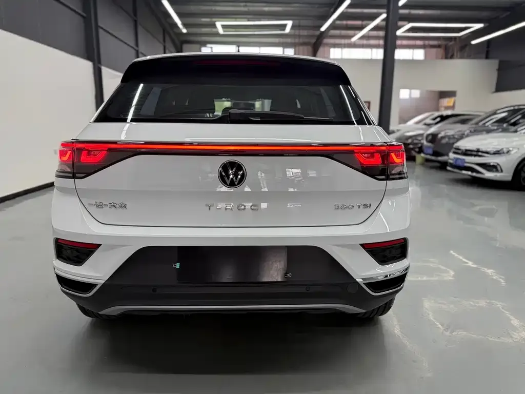 Volkswagen T-Roc — фото 5