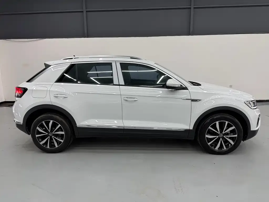Volkswagen T-Roc — фото 6