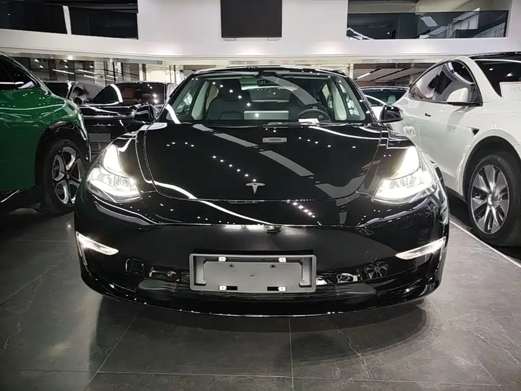 Tesla Model 3 — фото 8