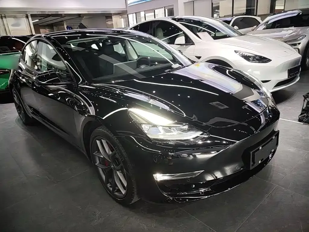 Tesla Model 3 — фото 5