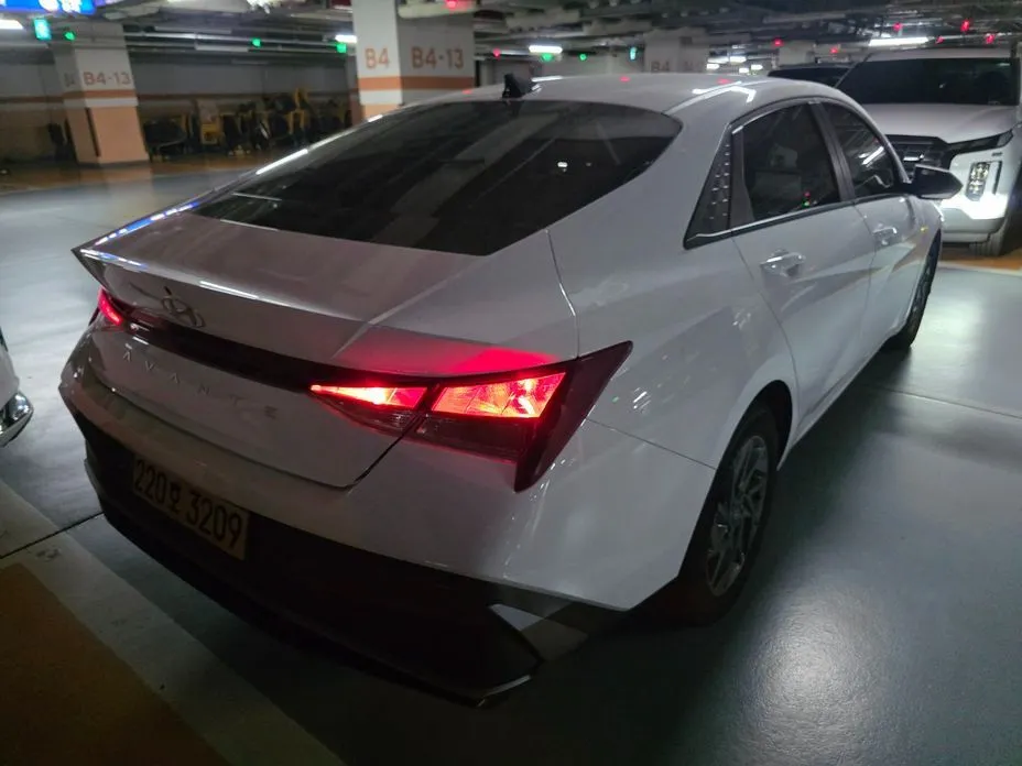 Hyundai AVANTE — фото 5
