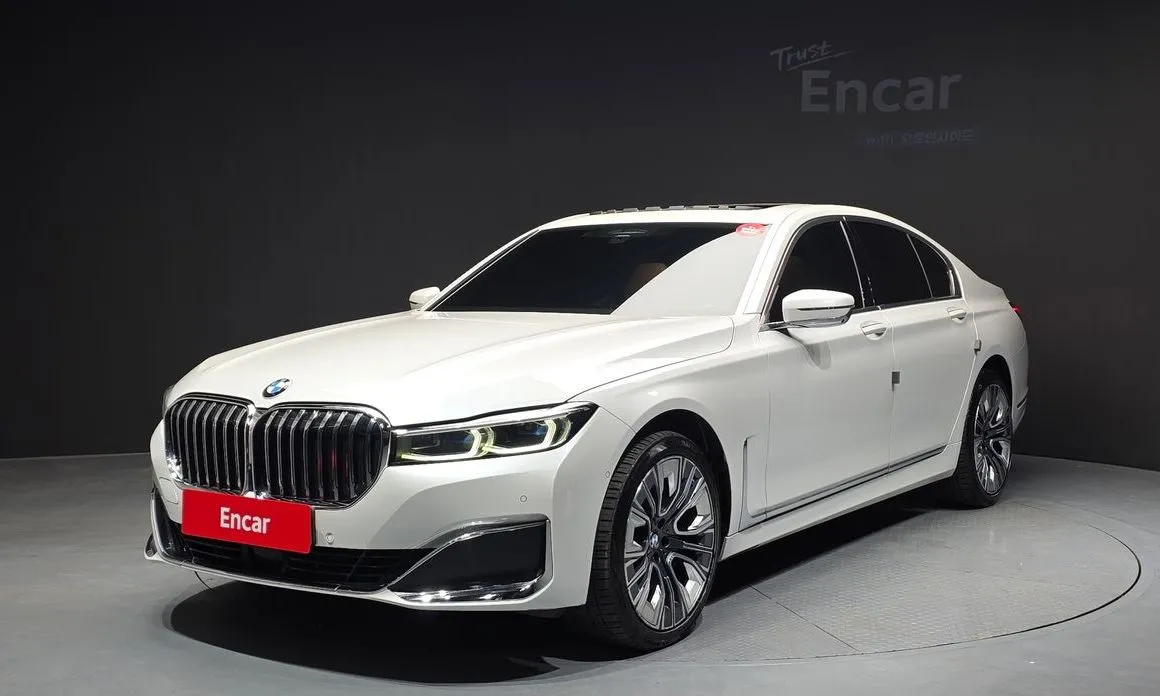 BMW 7-Series — фото 1