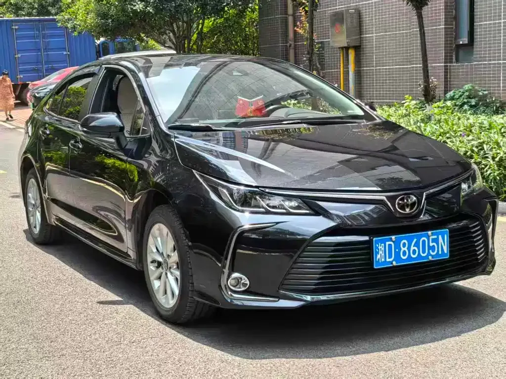 Toyota Corolla — фото 4