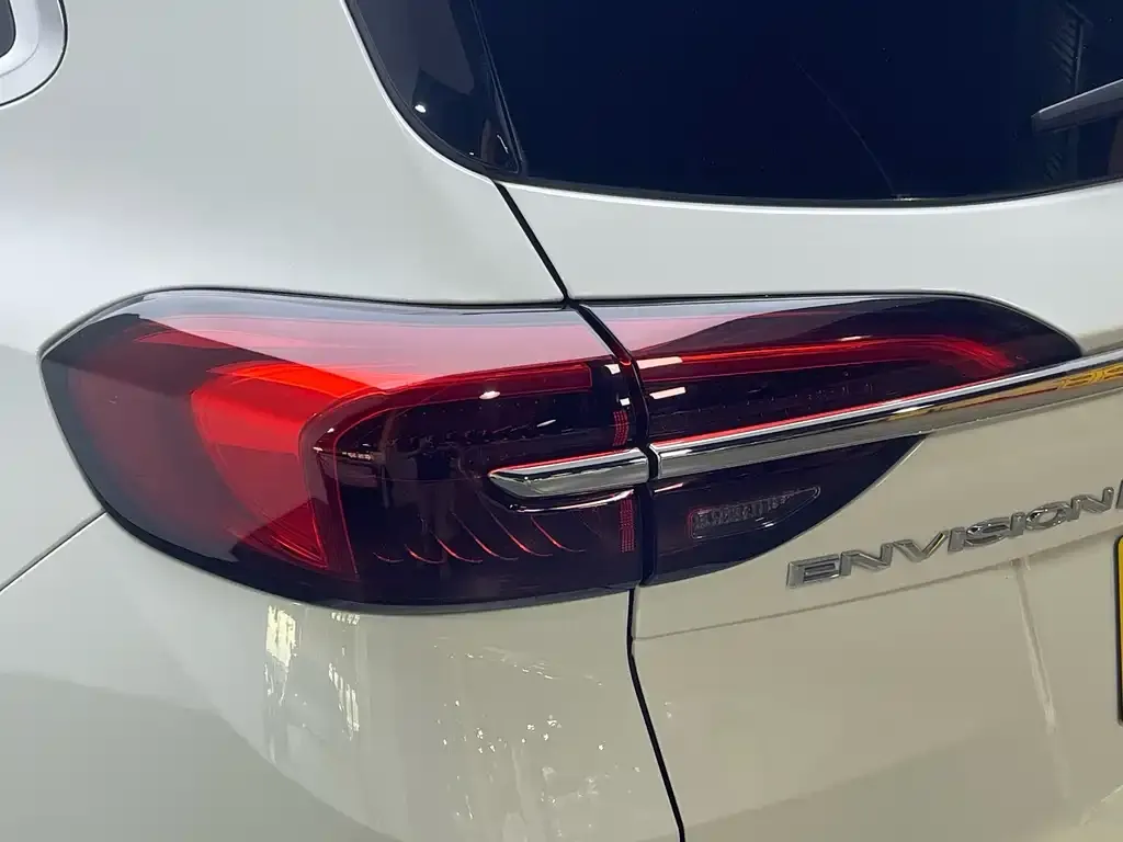 Buick Envision Plus — фото 9