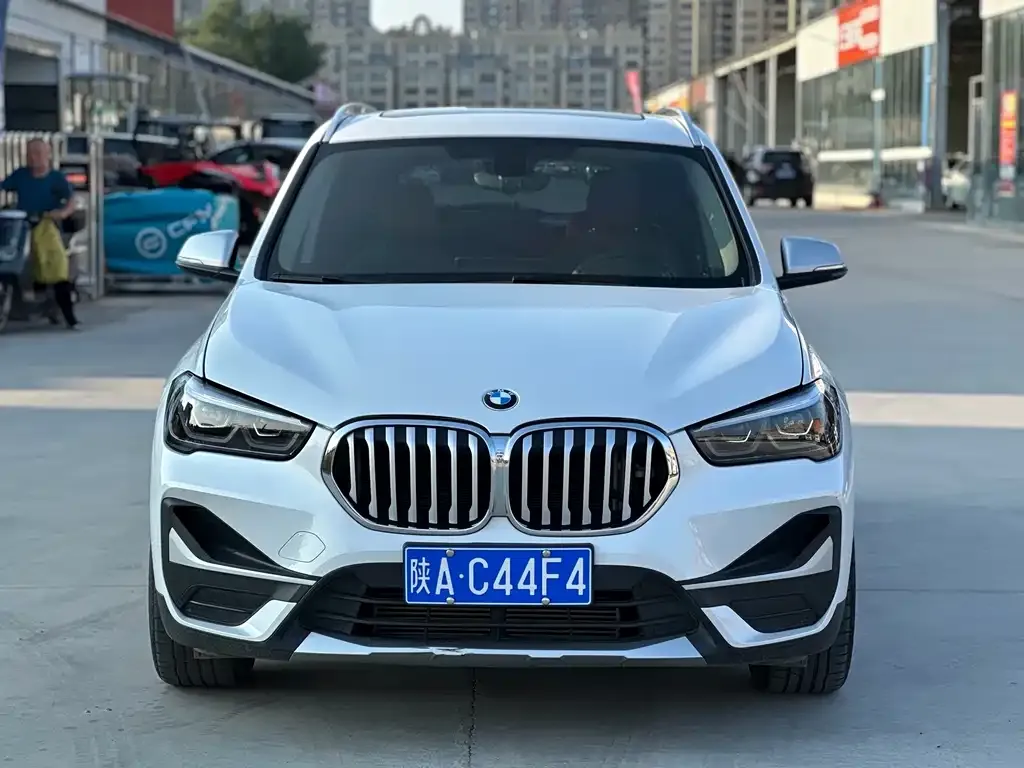 BMW X1 — фото 8