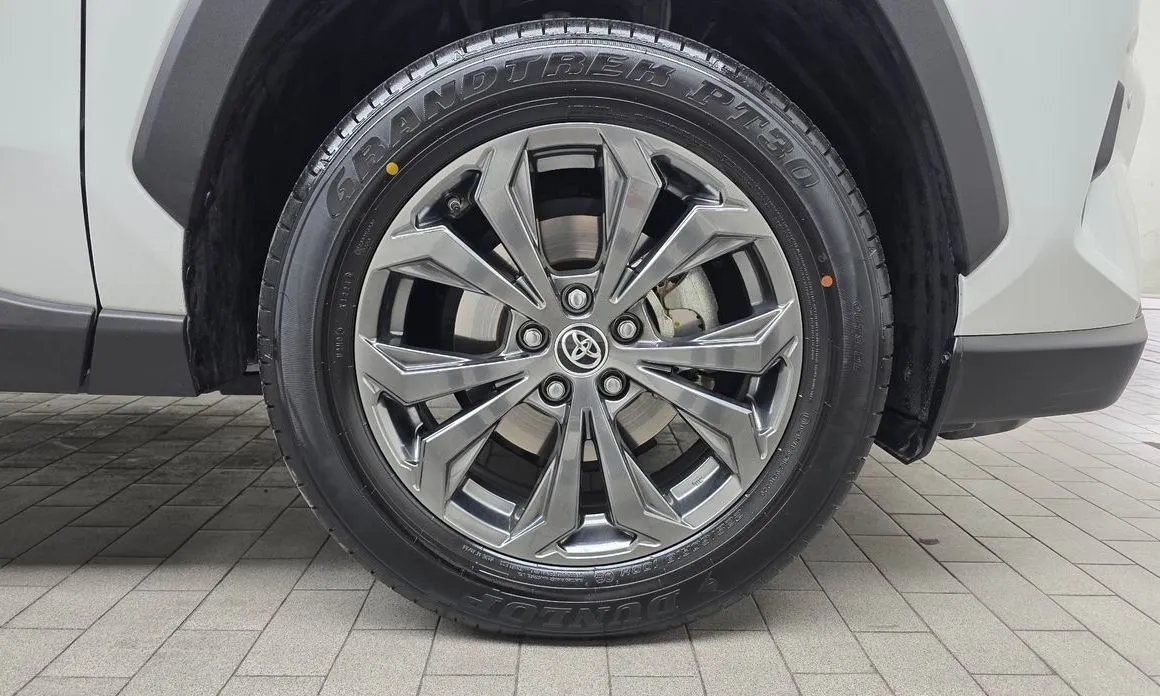 Toyota RAV4 — фото 10