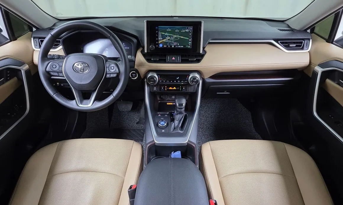 Toyota RAV4 — фото 9