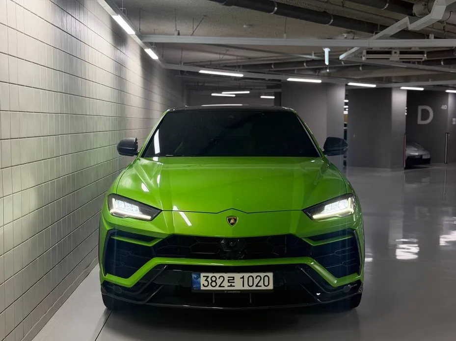 Lamborghini Urus — фото 1