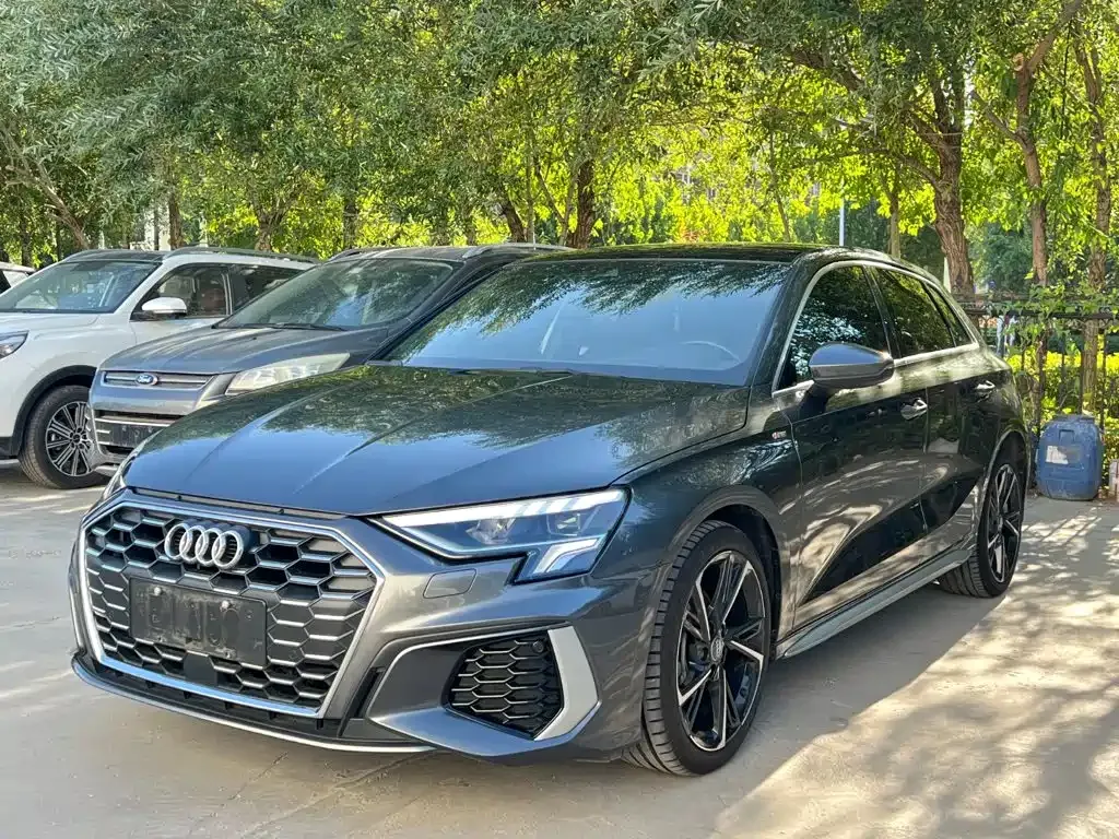 Audi A3 — фото 1
