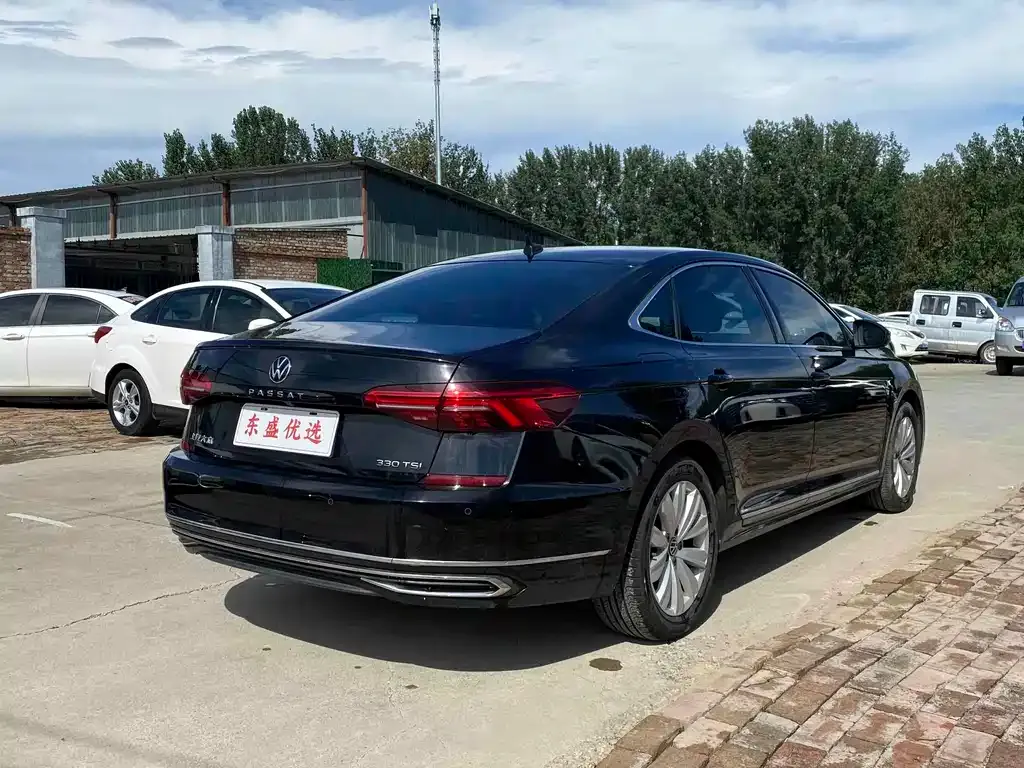 Volkswagen Passat — фото 6