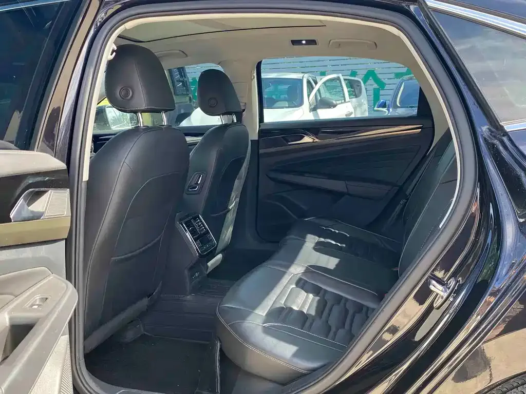 Volkswagen Passat — фото 2
