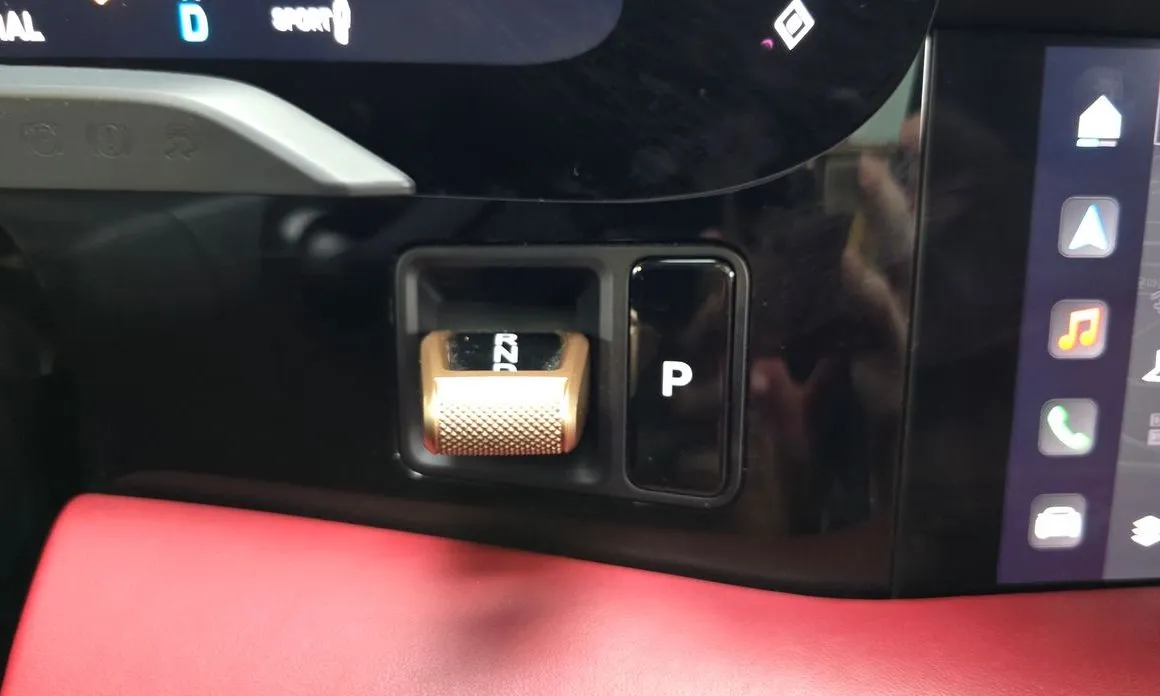 Porsche Taycan — фото 4