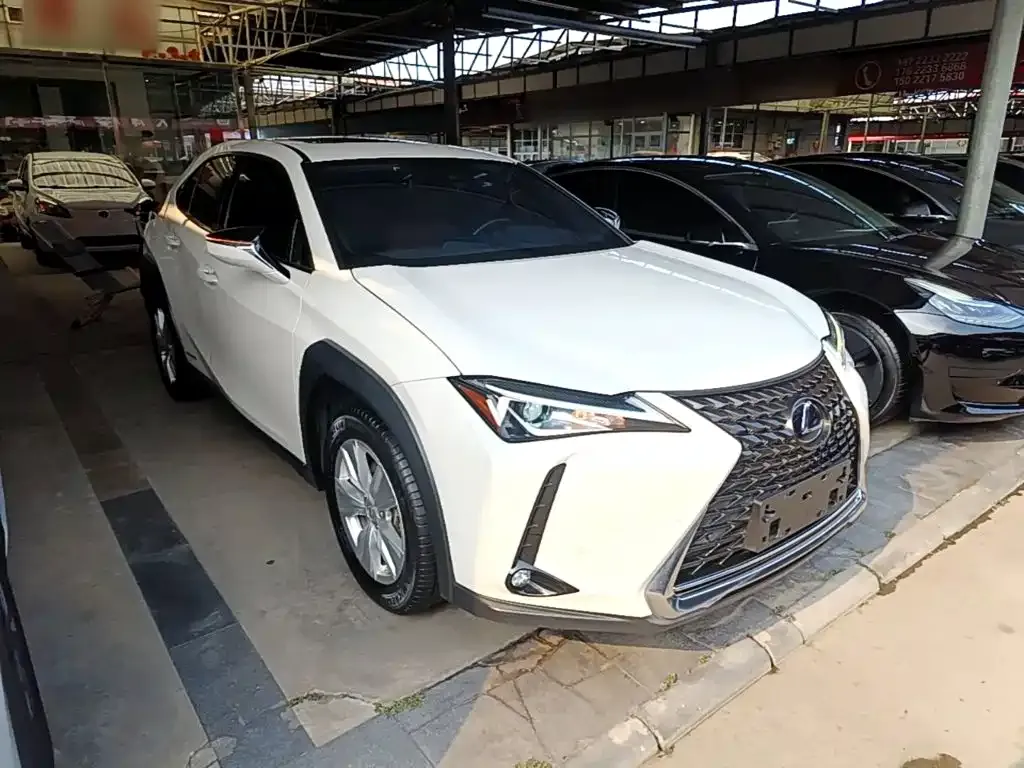 Lexus UX — фото 6