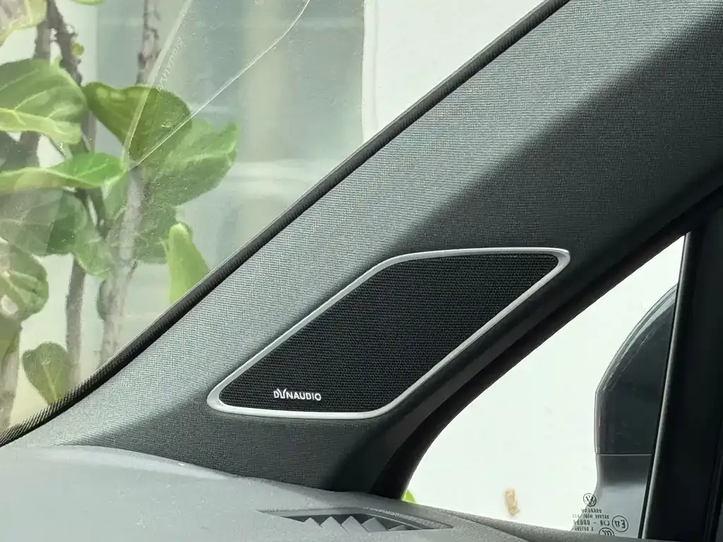 Volkswagen Touareg — фото 7