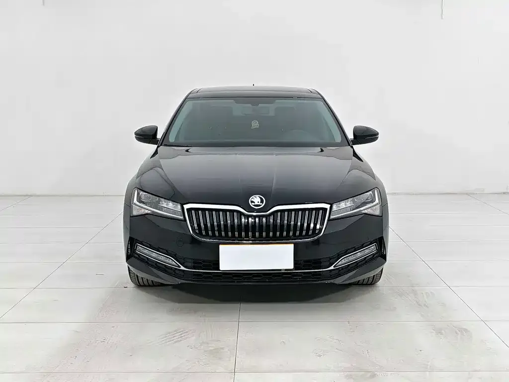 Skoda Superb — фото 2