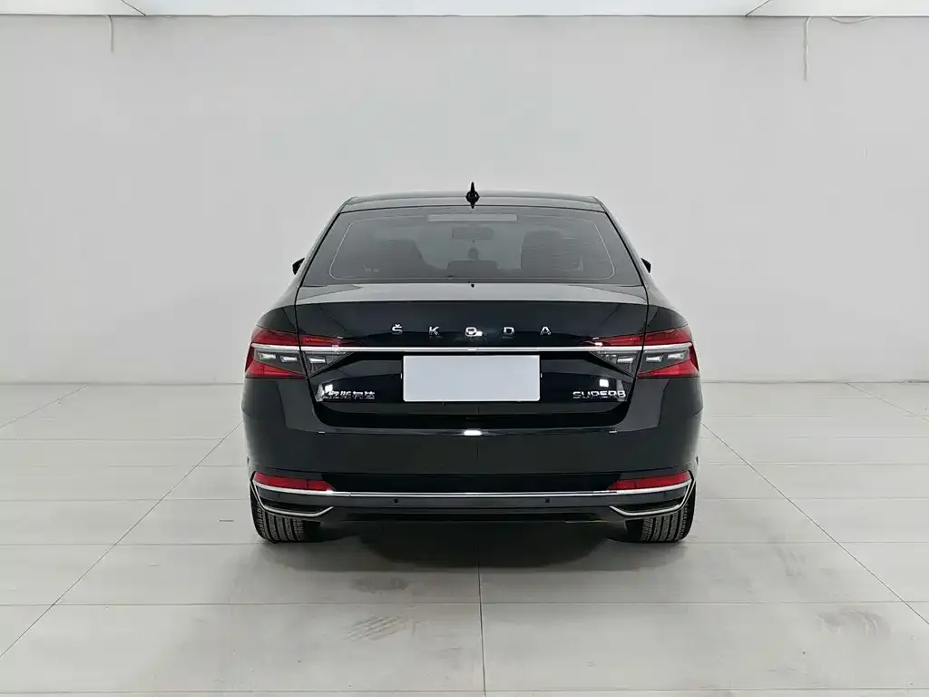 Skoda Superb — фото 5