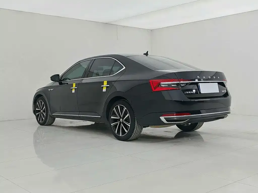 Skoda Superb — фото 3