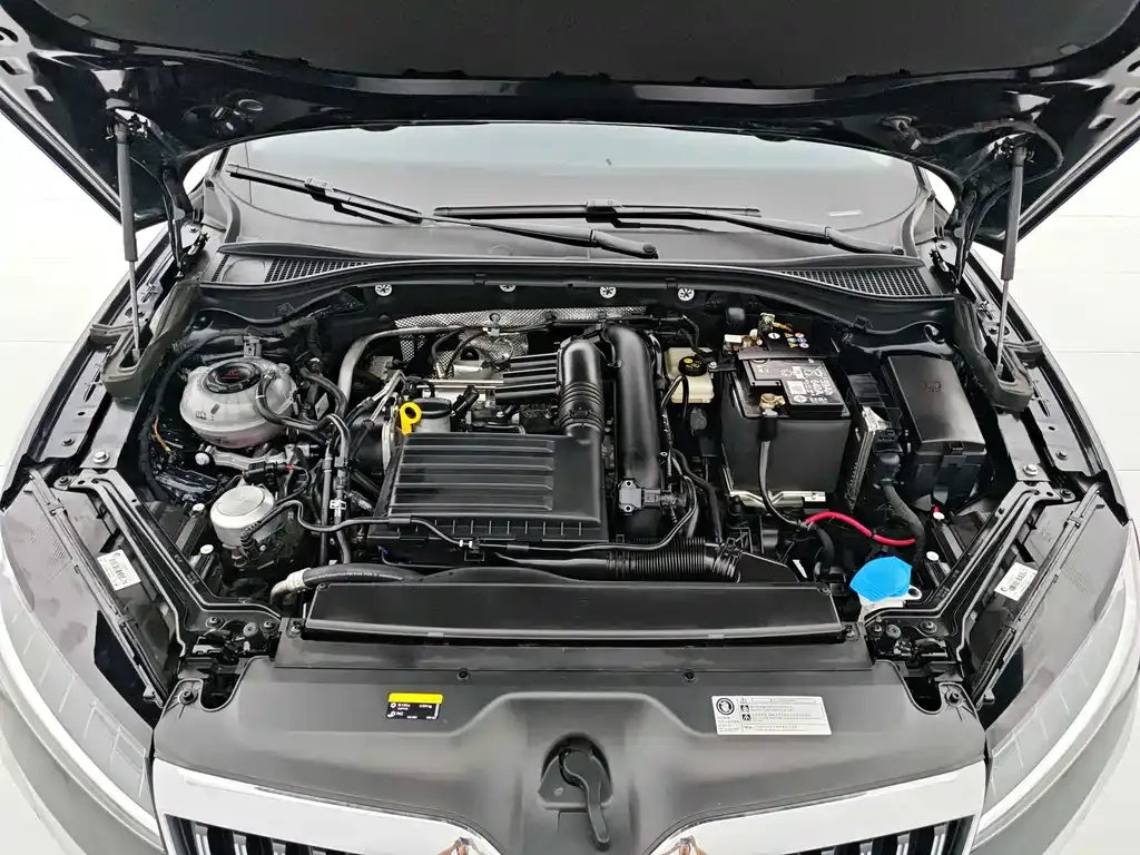 Skoda Superb — фото 8